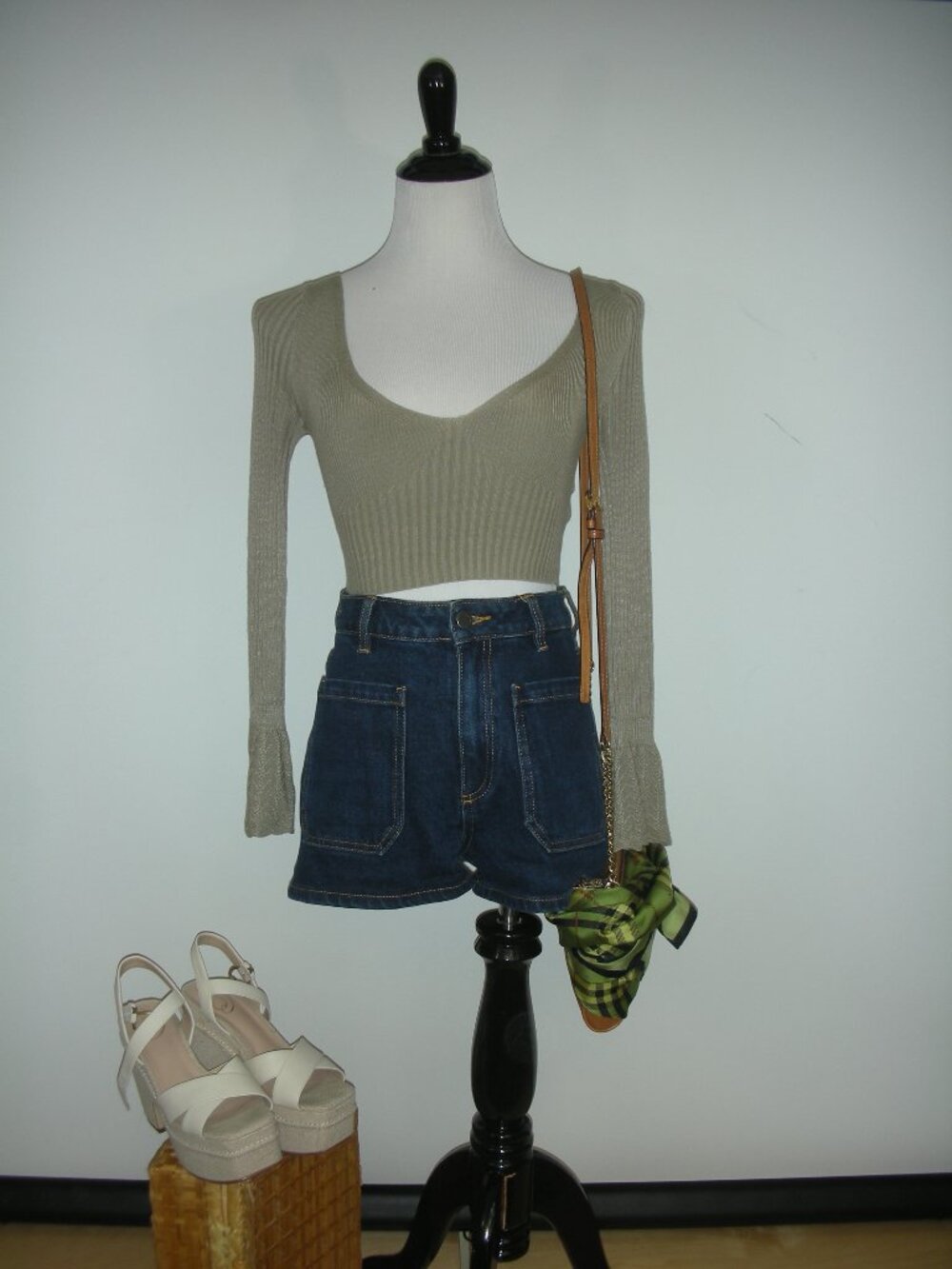 Urban Outfitters Ribbed Flare Sleeve Crop Sweater XS Sage Green Fairy Grunge Coq